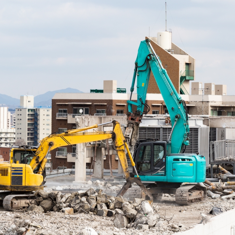ショベルカー2台の写真